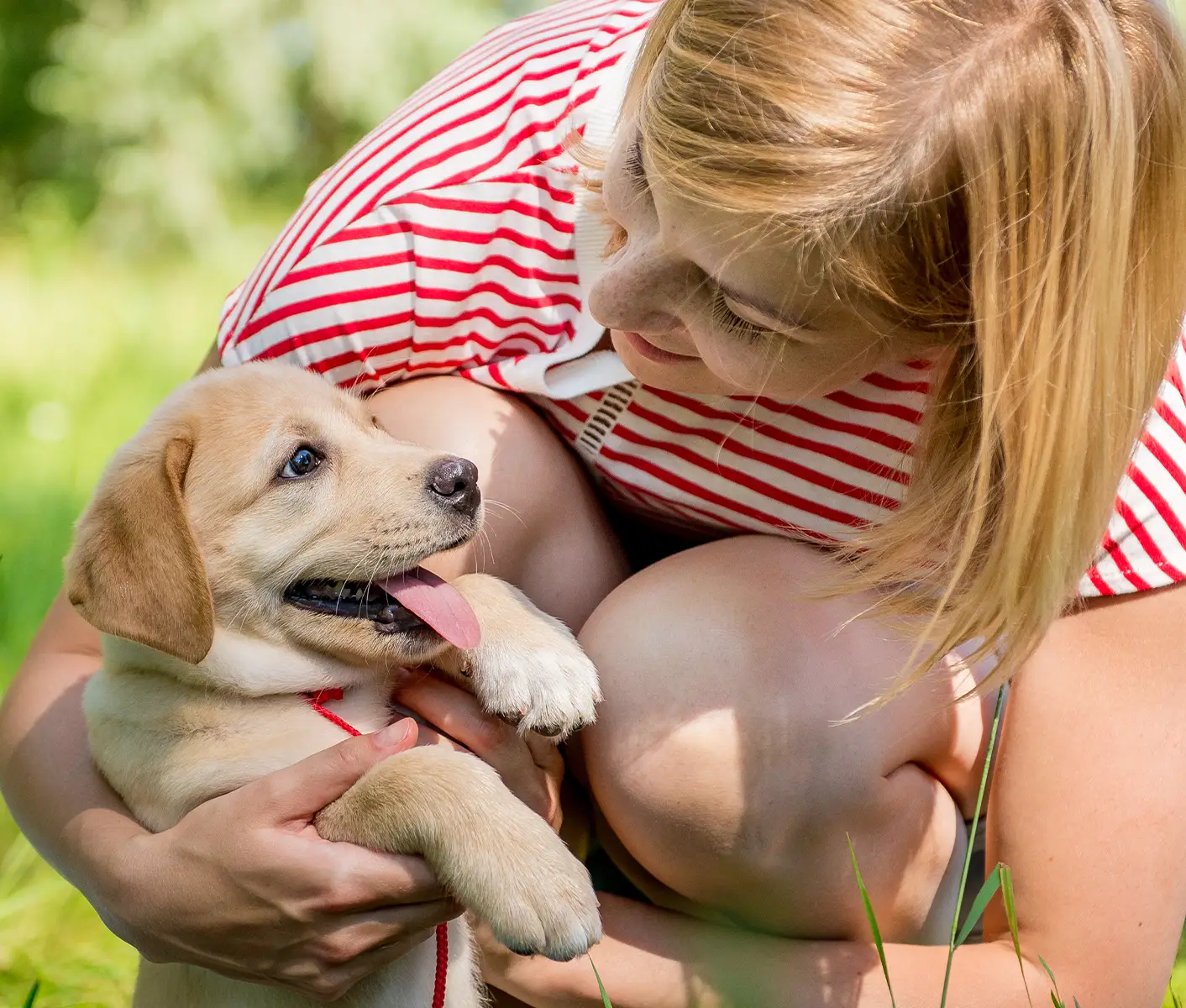 girl with puppy